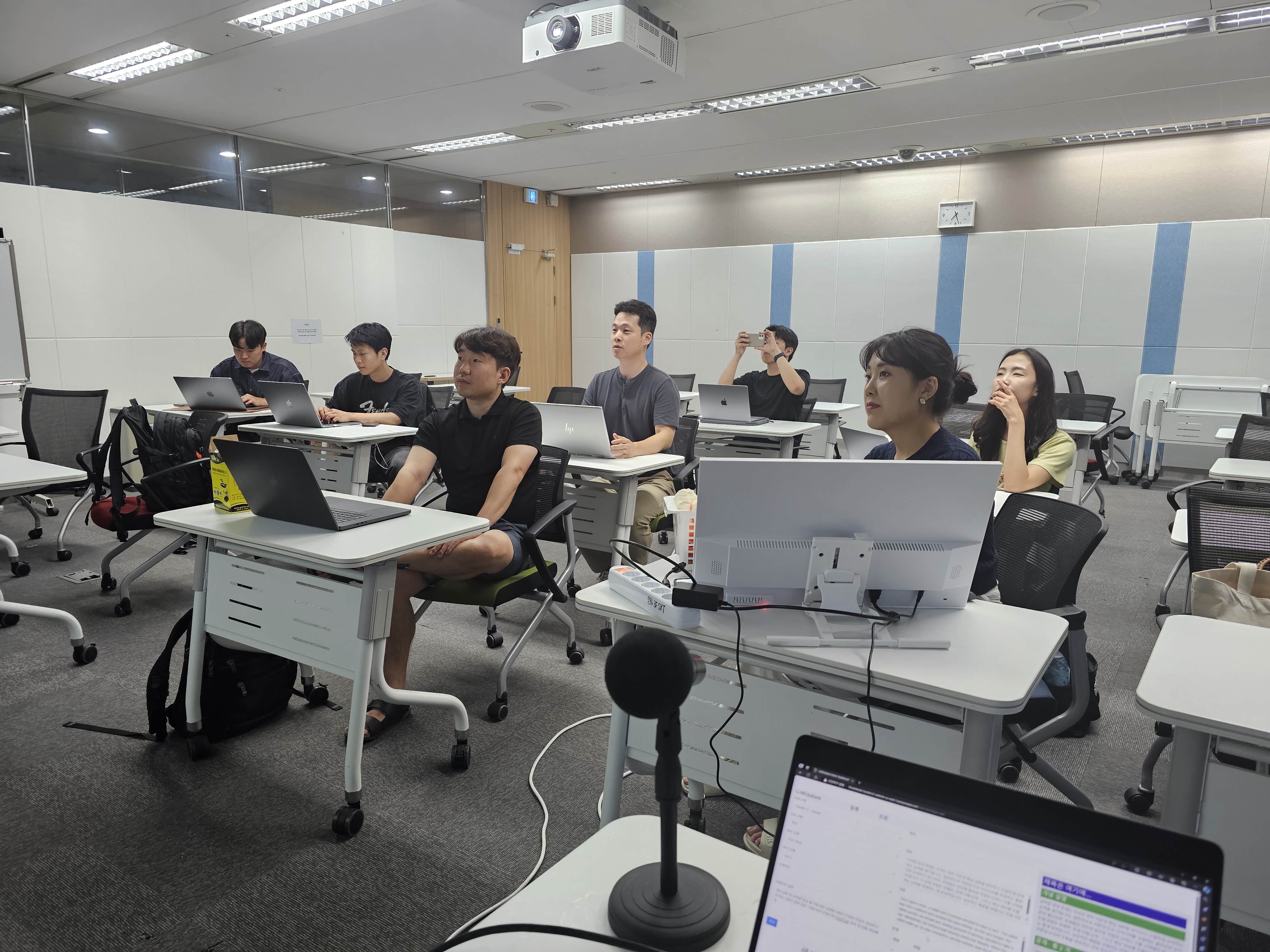 0467b5817101c35e3753f8e15cf361882df0ab26f1c6009ae8c12f26ae1e362a.jpg
